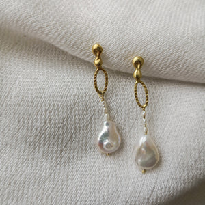 Drop Pearl Earrings